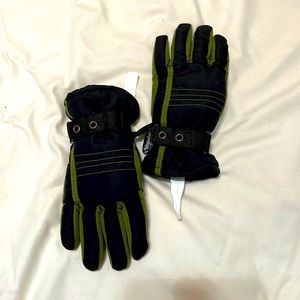 Boys 4-7 thinsulate cold weather gloves